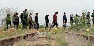 美首財季2.3萬中國人偷渡美國 美媒:中國經濟放緩 失業率高企所致 美首財季2.3萬中國人偷渡美國 美媒:中國經濟放緩 失業率高企所致